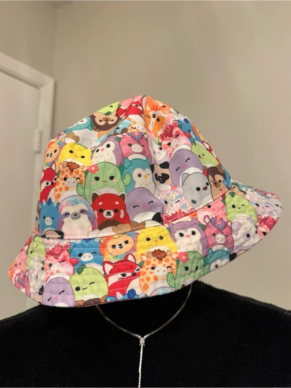 Squishmallows bucket hat youth/ mini stuffies